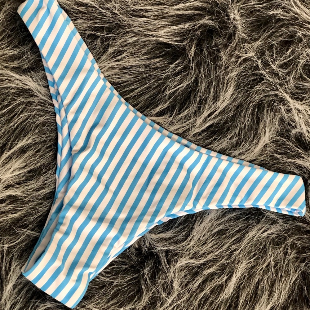 Cheeky striped bikini bottom L